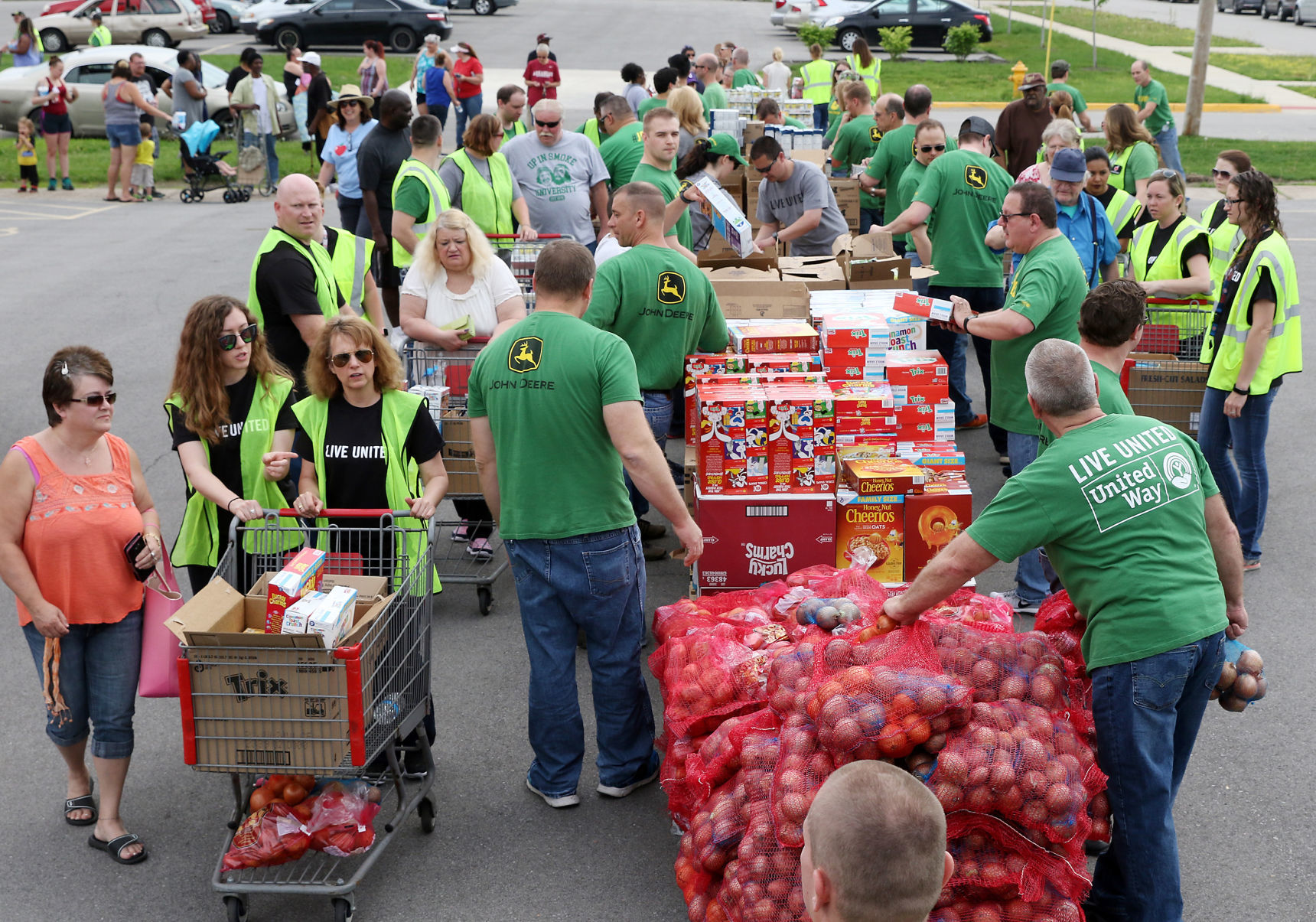 051818-qct-day-of-caring-003